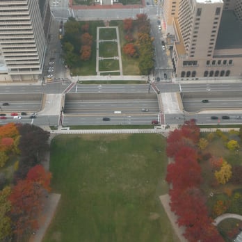 Gateway Arch - Striking view is enhanced by fall colors - Landmarks & Historical Buildings Near Me - St. Louis, Missouri Gateway Arch - Striking view is enhanced by fall colors - Landmarks & Historical Buildings Near Me - St. Louis, Missouri