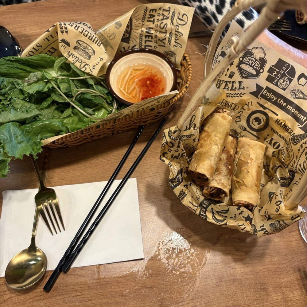 Me’s Kitchen - Egg rolls - Vietnamese Near Me - Sacramento, California