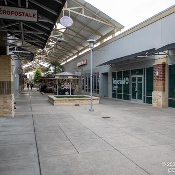 Houston Premium Outlets - Shopping Centers Near Me - Cypress, Texas Houston Premium Outlets - Shopping Centers Near Me - Cypress, Texas
