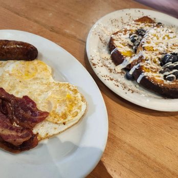 Brownstone Pancake Factory - Blueberry coconut French toast - Breakfast & Brunch Near Me - Edgewater, New Jersey