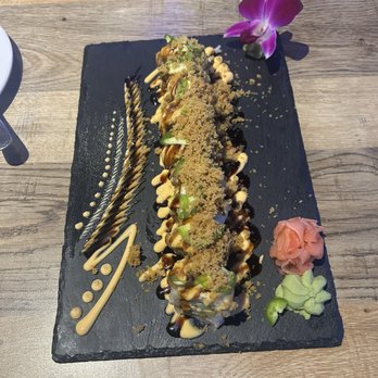 Blu Fin Sushi & Bar - The Presidential Roll was delicious! And you can't help but admire that beautiful presentation and attention to detail! - Sushi Bars Near Me - Springdale, Arkansas
