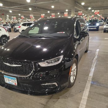 Avis Rent A Car - Chrysler Pacifica - Car Rental Near Me - Dallas, Texas