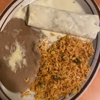 El Campesino - Burrito with queso, fried beans and Spanish rice - Mexican Near Me - Altoona, Pennsylvania El Campesino - Burrito with queso, fried beans and Spanish rice - Mexican Near Me - Altoona, Pennsylvania