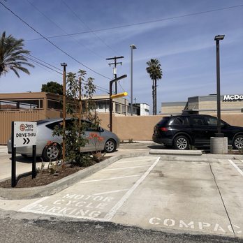Ziggi's - Lakewood, CA - Drive through and parking in 3/2025 - Coffee & Tea Near Me - Lakewood, California Ziggi's - Lakewood, CA - Drive through and parking in 3/2025 - Coffee & Tea Near Me - Lakewood, California
