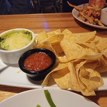 Applebee's Grill + Bar - Spinach & Artichoke Dip - American Near Me - Bangor, Maine