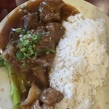 Lam's Kitchen - Beef tendon on rice - Noodles Near Me - Honolulu, Hawaii