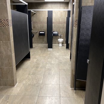 Planet Fitness - Women's locker room - Gyms Near Me - Commerce Township, Michigan
