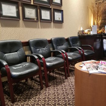 Horne Chiropractic &  Wellness Center - Waiting area. - Chiropractors Near Me - Pasadena, Maryland
