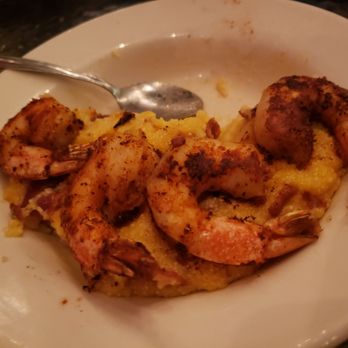 Country Kitchen - Shrimp and cheesy grits with maple cured bacon - American Near Me - Ramona, California Country Kitchen - Shrimp and cheesy grits with maple cured bacon - American Near Me - Ramona, California