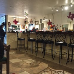 Lonestar BBQ & Catering - Front bar area. Decent beer selection.
