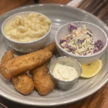 Palette Bar & Grill - Cocktail Bars Near Me - Madison, Wisconsin