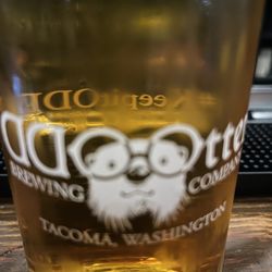 Odd Otter Brewing - Ottzel Quatzel Pale Ale... Salud'