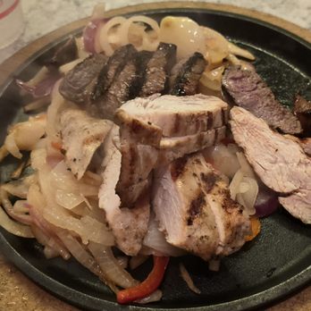 Hard Rock Cafe Sacramento - Combo Fajitas - American Near Me - Wheatland, California Hard Rock Cafe Sacramento - Combo Fajitas - American Near Me - Wheatland, California