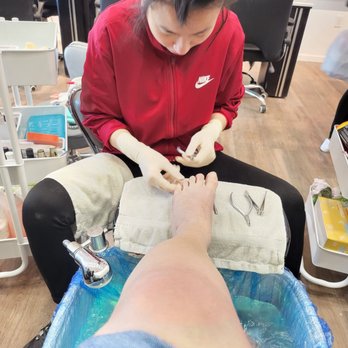Kevin's Nails - Nail Salons Near Me - Saint Joseph, Missouri