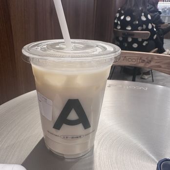 Acoffee - Peach Oolong Milk Tea - Coffee & Tea Near Me - Markham, Ontario