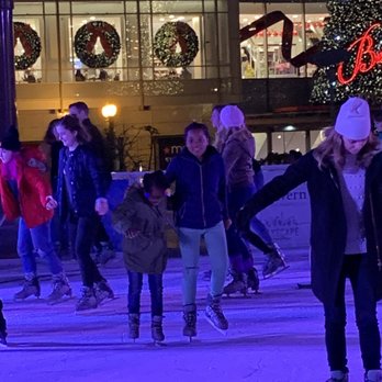 Holiday Ice Rink In Union Square - Come on girls you can do it!!! - Skating Rinks Near Me - San Francisco, California Holiday Ice Rink In Union Square - Come on girls you can do it!!! - Skating Rinks Near Me - San Francisco, California
