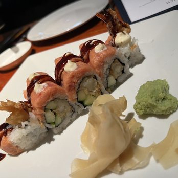Lure Fishbar - Lure House Roll - Seafood Near Me - New York, New York Lure Fishbar - Lure House Roll - Seafood Near Me - New York, New York