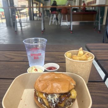 Skyduster Beer - Crispy fries and crazy good burger - Beer Bar Near Me - Los Angeles, California Skyduster Beer - Crispy fries and crazy good burger - Beer Bar Near Me - Los Angeles, California