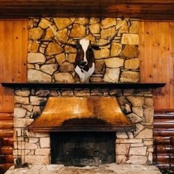 The Snow Line Saloon - Cozy Bar Room
