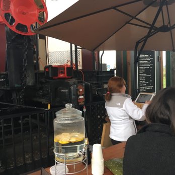 Dad's Luncheonette - New American Near Me - Half Moon Bay, California