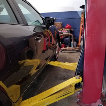 Brake Time Auto Repair - Checking where I got the problem with the break handle. - Auto Repair Near Me - North Highlands, California