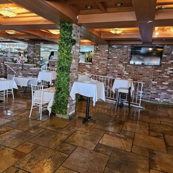 Absolutto Cuisine & Bar -  the interior of a restaurant - Italian Near Me - Bronx, New York
