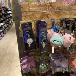 Wyoming Valley Mall - Hot Topic keychains