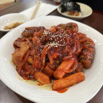 Kami Korean Kitchen - Spicy Rice Cake with Chewy Noodle and deep fried seaweed - Korean Near Me - Santa Clara, California Kami Korean Kitchen - Spicy Rice Cake with Chewy Noodle and deep fried seaweed - Korean Near Me - Santa Clara, California