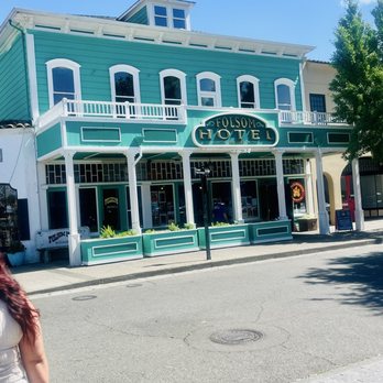 Folsom Hotel - Bars Near Me - Folsom, California