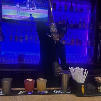 Samurai Hibachi - Sam from Samuari slicing and dicing limes on a dime for your fresh margaritas!! - Japanese Near Me - Huntington, New York Samurai Hibachi - Sam from Samuari slicing and dicing limes on a dime for your fresh margaritas!! - Japanese Near Me - Huntington, New York