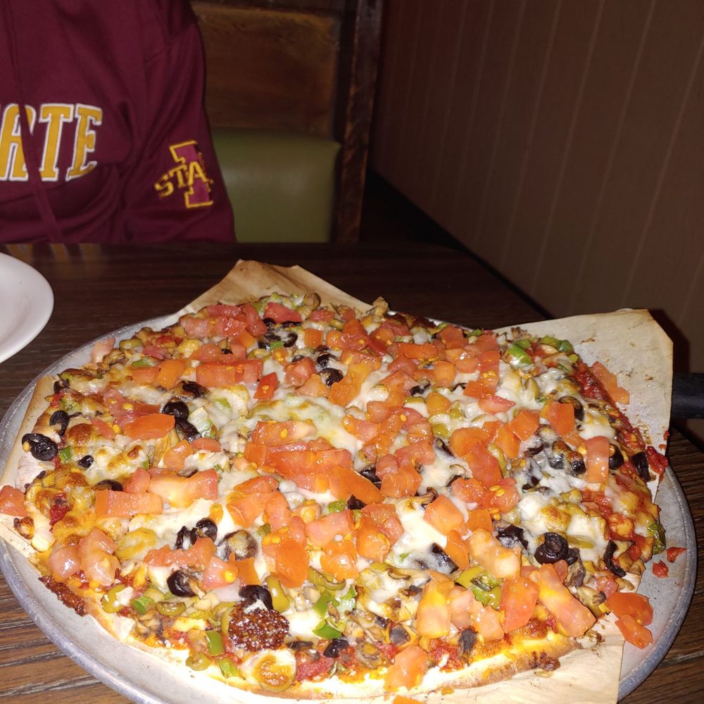 Zeno's Pizza - Veggie pizza at Zeno's - Pizza Near Me - Marshalltown, Iowa