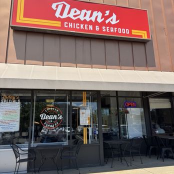 Dean's chicken and seafood - Outside - Seafood Near Me - Doylestown, Pennsylvania