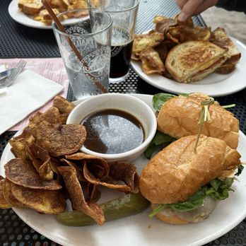 Trails End Taphouse & Restaurant - Sports Bars Near Me - Snohomish, Washington Trails End Taphouse & Restaurant - Sports Bars Near Me - Snohomish, Washington