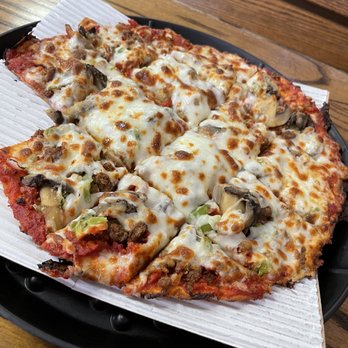 ビッシュ　PIZZA THE BEST Barstool Pizza Review - Max & Issy's Pizzeria (Chicago, IL
