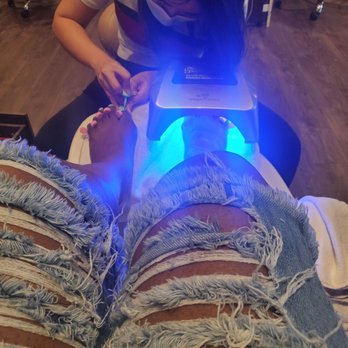 Vogue Nail Spa - Toe's under uv light - Nail Salons Near Me - Indianapolis, Indiana Vogue Nail Spa - Toe's under uv light - Nail Salons Near Me - Indianapolis, Indiana