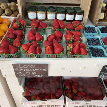 Pezzini Farms - Fruits & Veggies Near Me - Castroville, California Pezzini Farms - Fruits & Veggies Near Me - Castroville, California