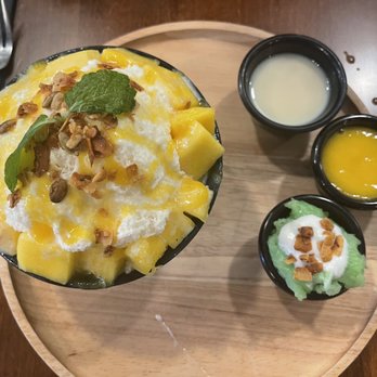 U :Dessert Story - Mango Sticky Rice Bingsoo - Desserts Near Me - Berkeley, California U :Dessert Story - Mango Sticky Rice Bingsoo - Desserts Near Me - Berkeley, California