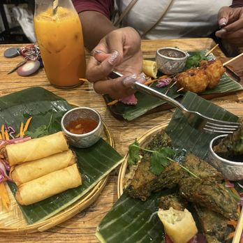 Sup Thai Kitchen - Spring Rolls (Po Pia Thod) (V), Chive Pancake (V) - Thai Near Me - Fresh Meadows, New York Sup Thai Kitchen - Spring Rolls (Po Pia Thod) (V), Chive Pancake (V) - Thai Near Me - Fresh Meadows, New York