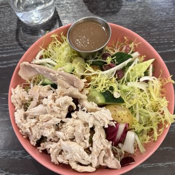 Five Acres - The Garden Salad with chicken - Cocktail Bars Near Me - New York, New York Five Acres - The Garden Salad with chicken - Cocktail Bars Near Me - New York, New York