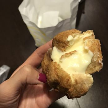 Beard Papa's - Bakeries Near Me - Katy, Texas