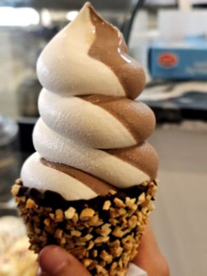 Twisted Cookie by null