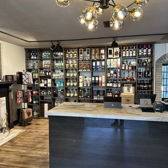In Vino & Spirits - Wine Bars Near Me - La Cañada Flintridge, California
