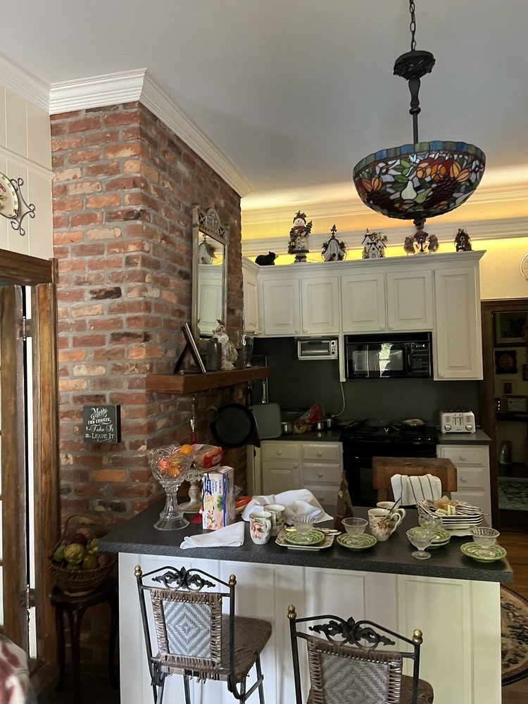 THE MADISON HOUSE Updated August 2024 29 Photos 101 N Madison St