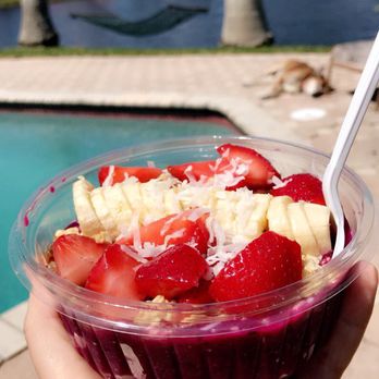 Swami Juice - Took my acai bowl to-go so I could enjoy it outside on such a beautiful day! - Juice Bars & Smoothies Near Me - Plantation, Florida