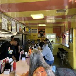 Ideal Diner - Another good crowd.