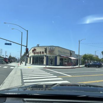 Dale's Diner - Exterior - Diners Near Me - Long Beach, California