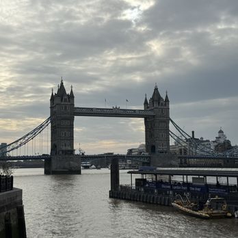 Tower Bridge - Landmarks & Historical Buildings Near Me - London, XGL Tower Bridge - Landmarks & Historical Buildings Near Me - London, XGL