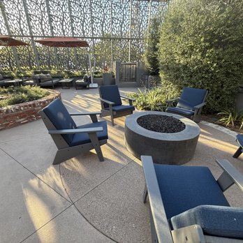 Olivia Hotel - Courtyard area - Hotels Near Me - Los Angeles, California