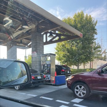 Costco Gasoline - Waiting in line - Gas Stations Near Me - San Dimas, California Costco Gasoline - Waiting in line - Gas Stations Near Me - San Dimas, California