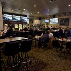 Geno's Bar & Grill